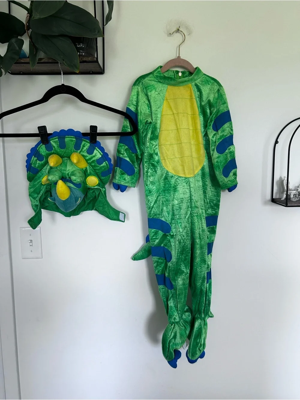 NWOT Spooktacular Creations Toddler Triceratops Dinosaur Halloween Costume 3T